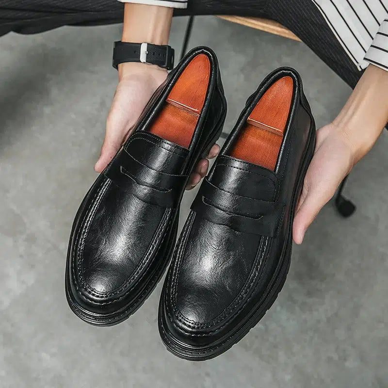 Schwarze Loafers