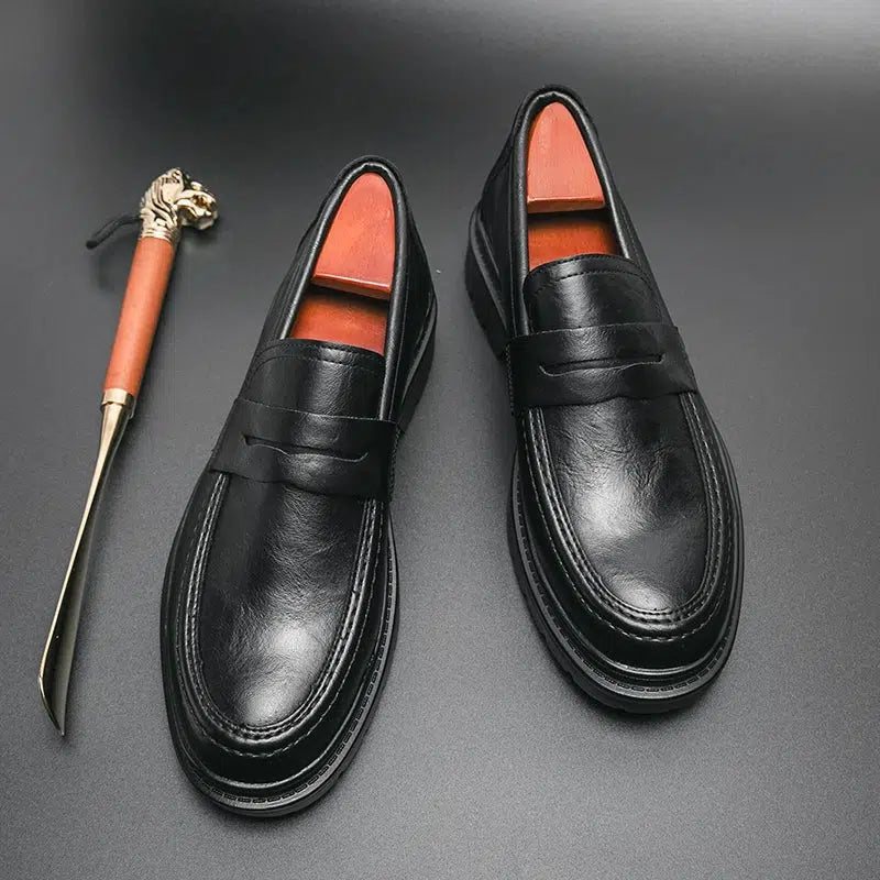 Schwarze Loafers