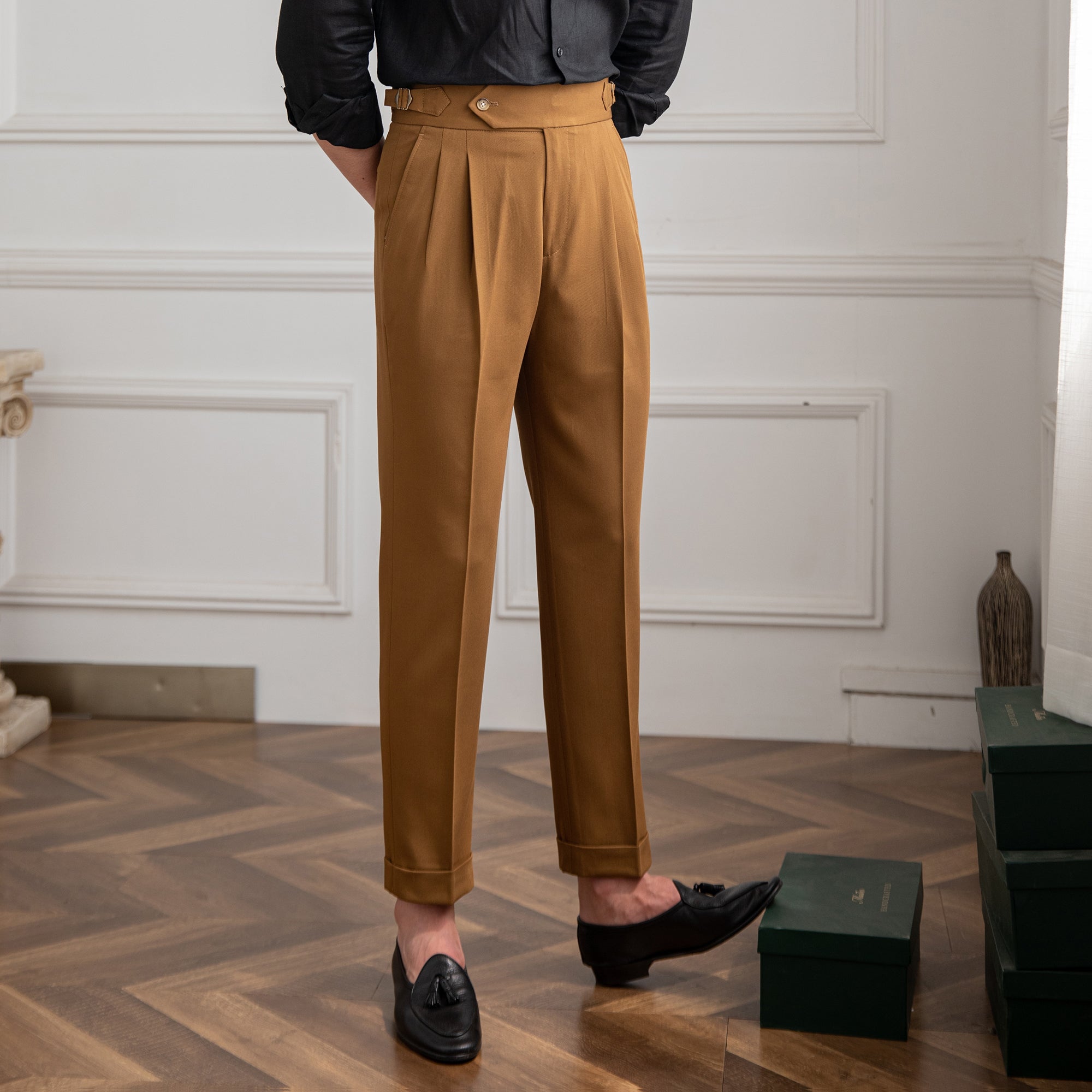 Casino Royale Plissierte Hose