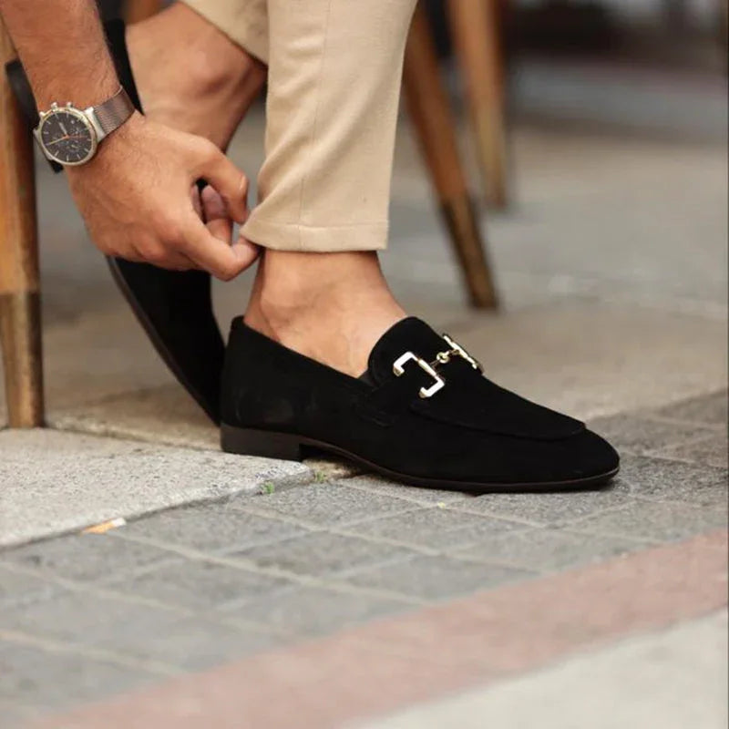 Herren-Slipper aus Wildleder mit Pferdebit-Detail