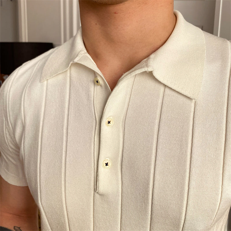 Plissierte Eleganz Gestricktes Polo