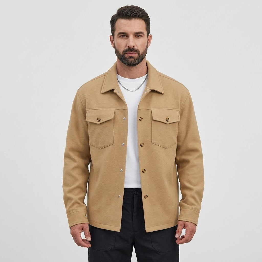 Herrenjacke – Moderner Schnitt – Wolle – Knopfleiste – Klappentaschen auf der Brust