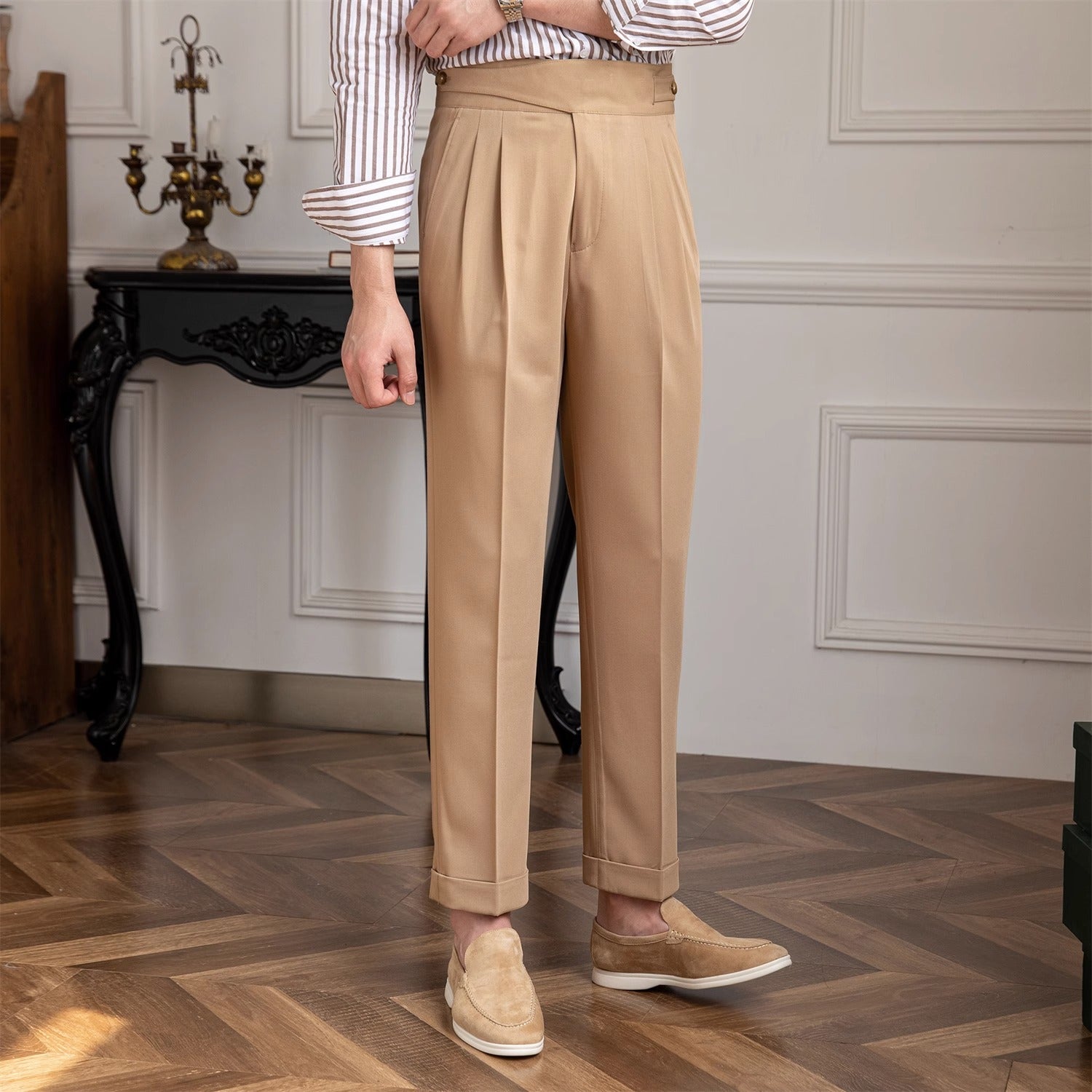 Moneglia Gerade Passform Faltenhose